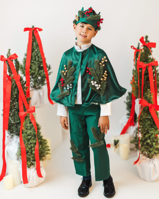 Elf / Pixie Cape with Lights decorated with a Christmas tree, for boys, Christmas