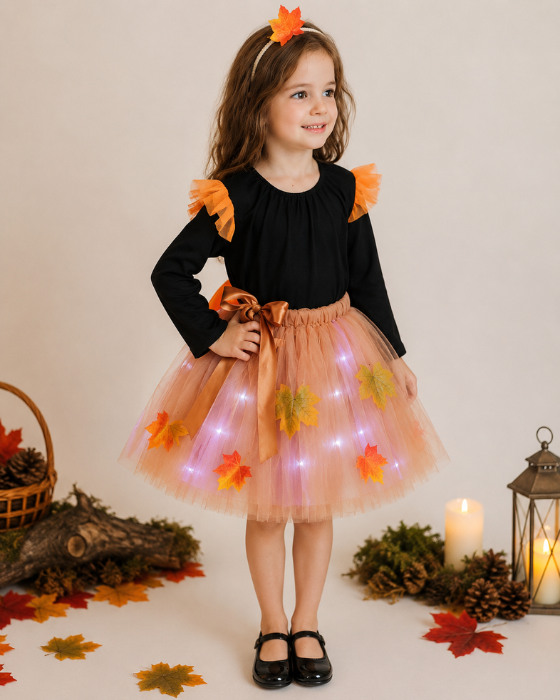 Costum 3 Piese, Atmosfera de Toamnei cu Luminite