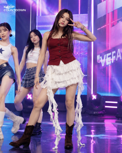 Fustă albă cu volane în stil K-POP