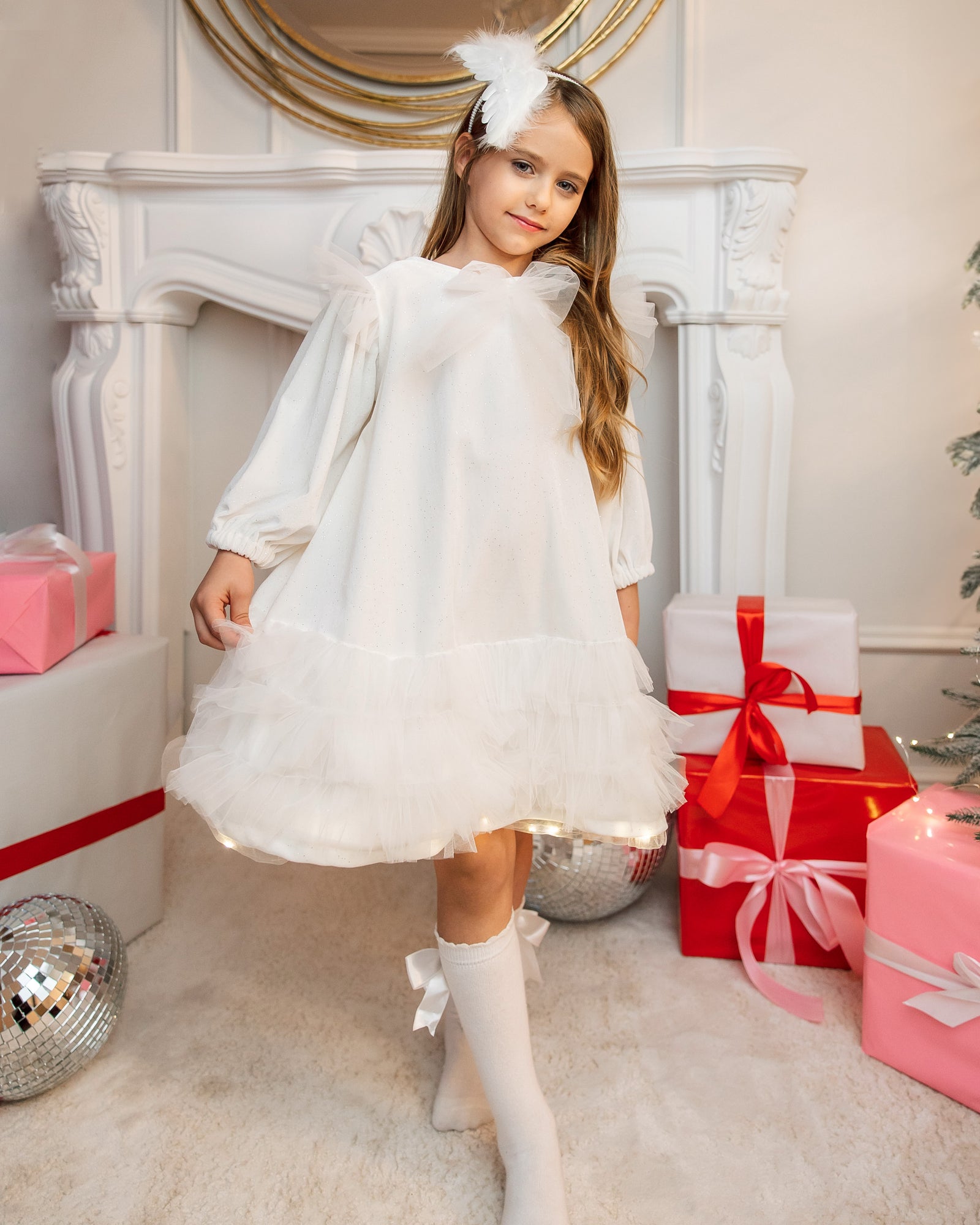 Rochița cu Luminițe, Albă