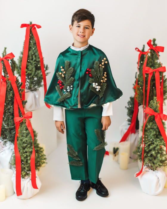 Elf / Pixie Cape with Lights decorated with a Christmas tree, for boys, Christmas