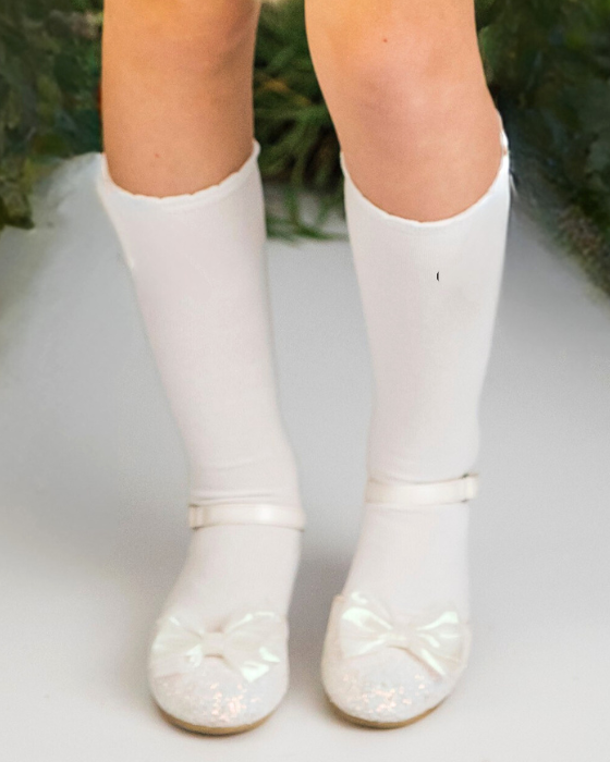 White Socks, Three-Quarters