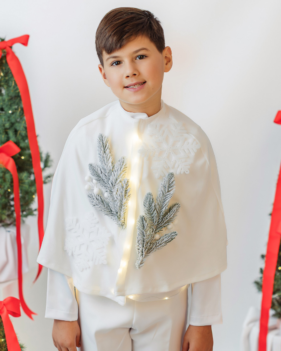 King of Winter Cape, with Snow / Snowman, Snowflake, White, with snowy fir tree