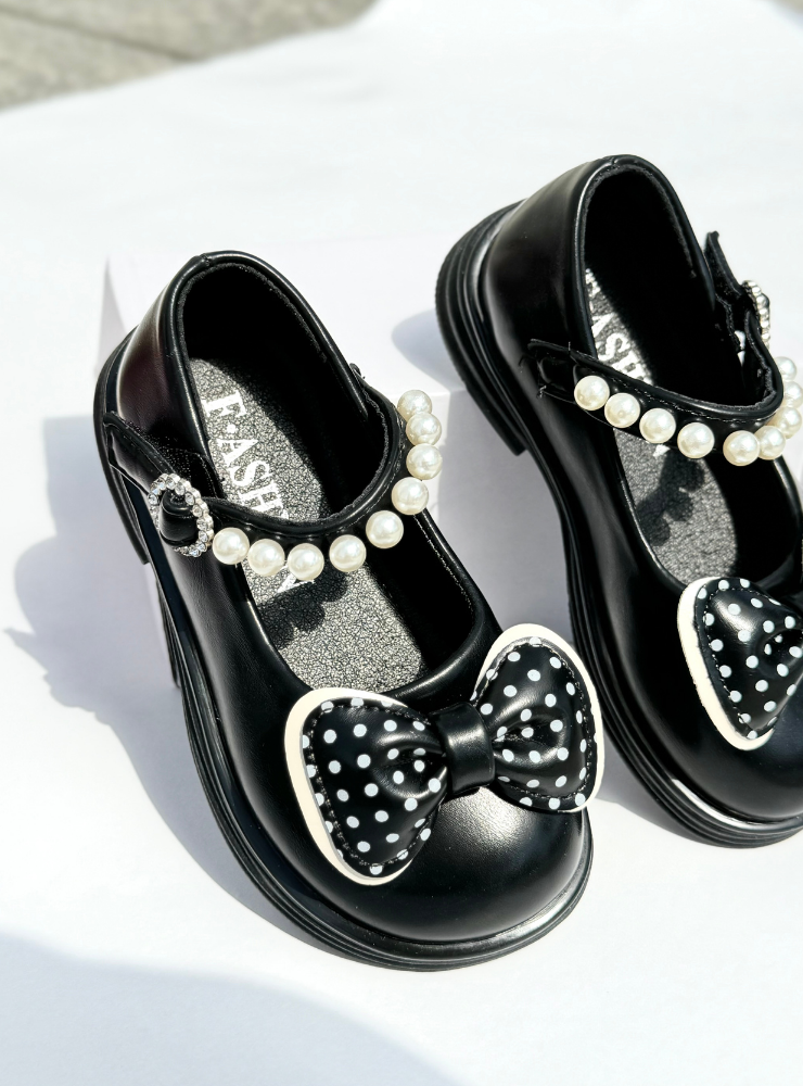 Shoes with Fluffy Bow and Pearls