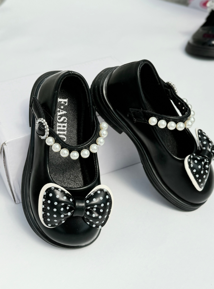 Shoes with Fluffy Bow and Pearls