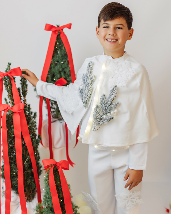 King of Winter Cape, with Snow / Snowman, Snowflake, White, with snowy fir tree