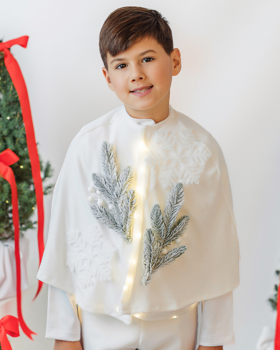 King of Winter Cape, with Snow / Snowman, Snowflake, White, with snowy fir tree