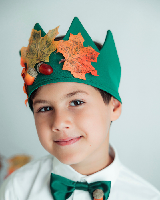 Autumn Green Bow Tie, with Acorn