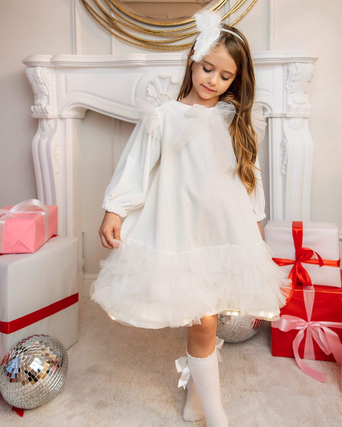 Rochița cu Luminițe, Albă