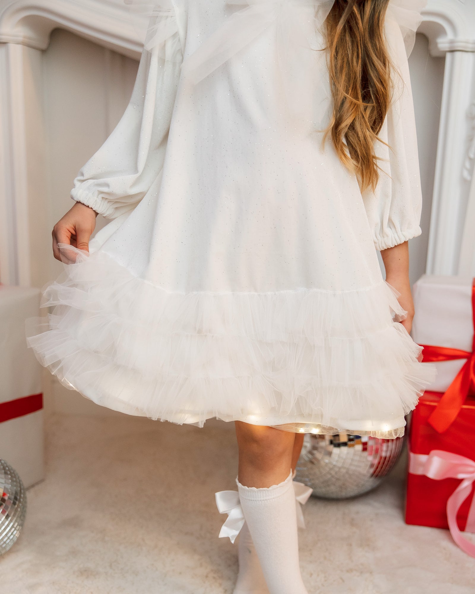 Rochița cu Luminițe, Albă